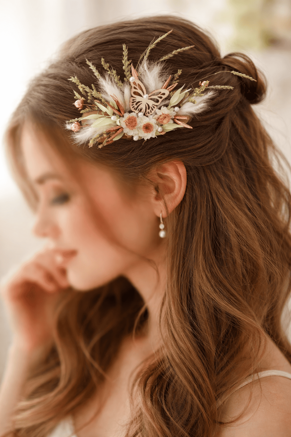 Bijou floral dans les cheveux